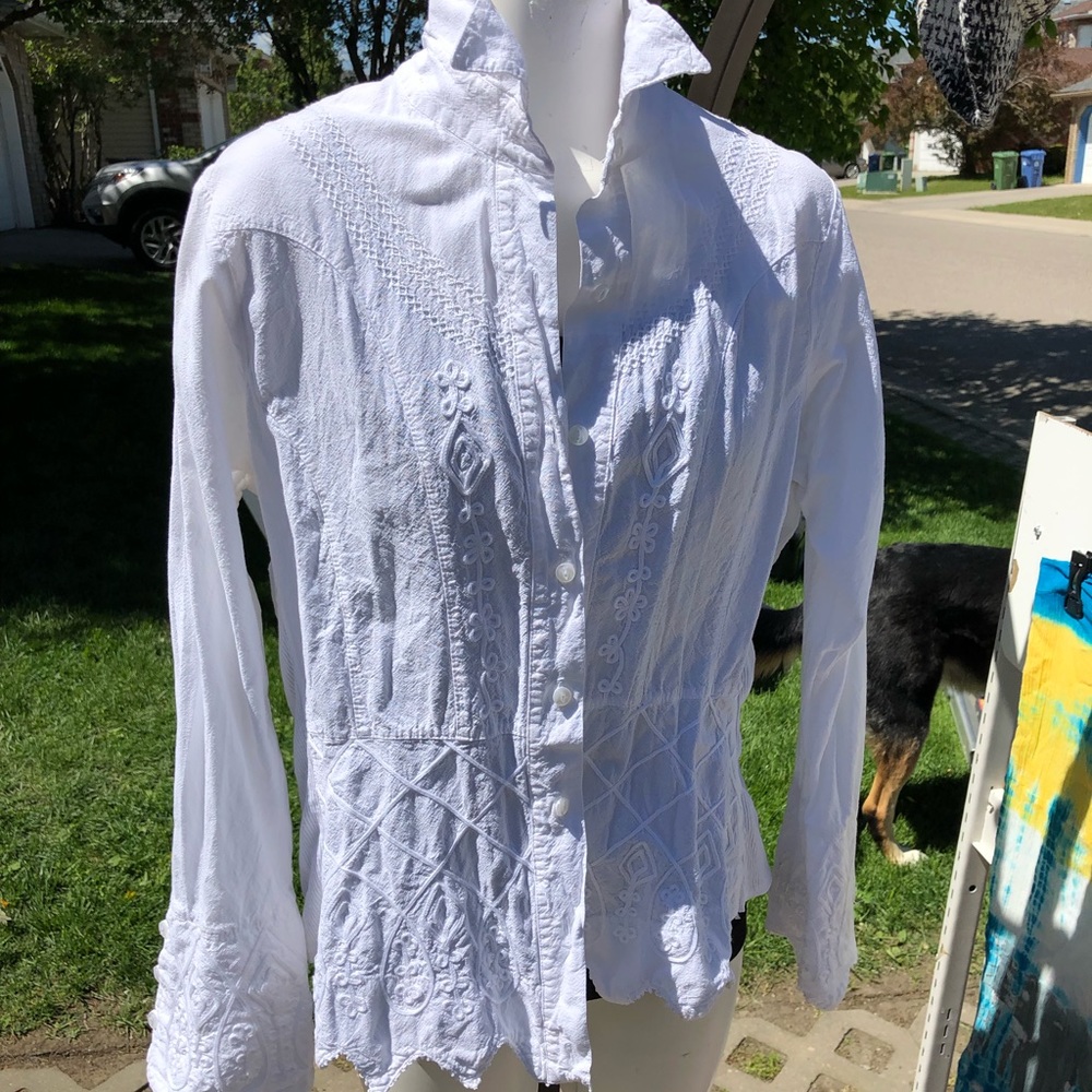 Gorgeous embroidery on blouse